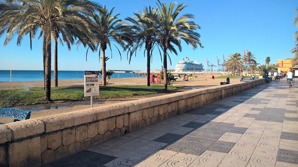 Apartamento Malagueta Beach 10 Малага Экстерьер фото